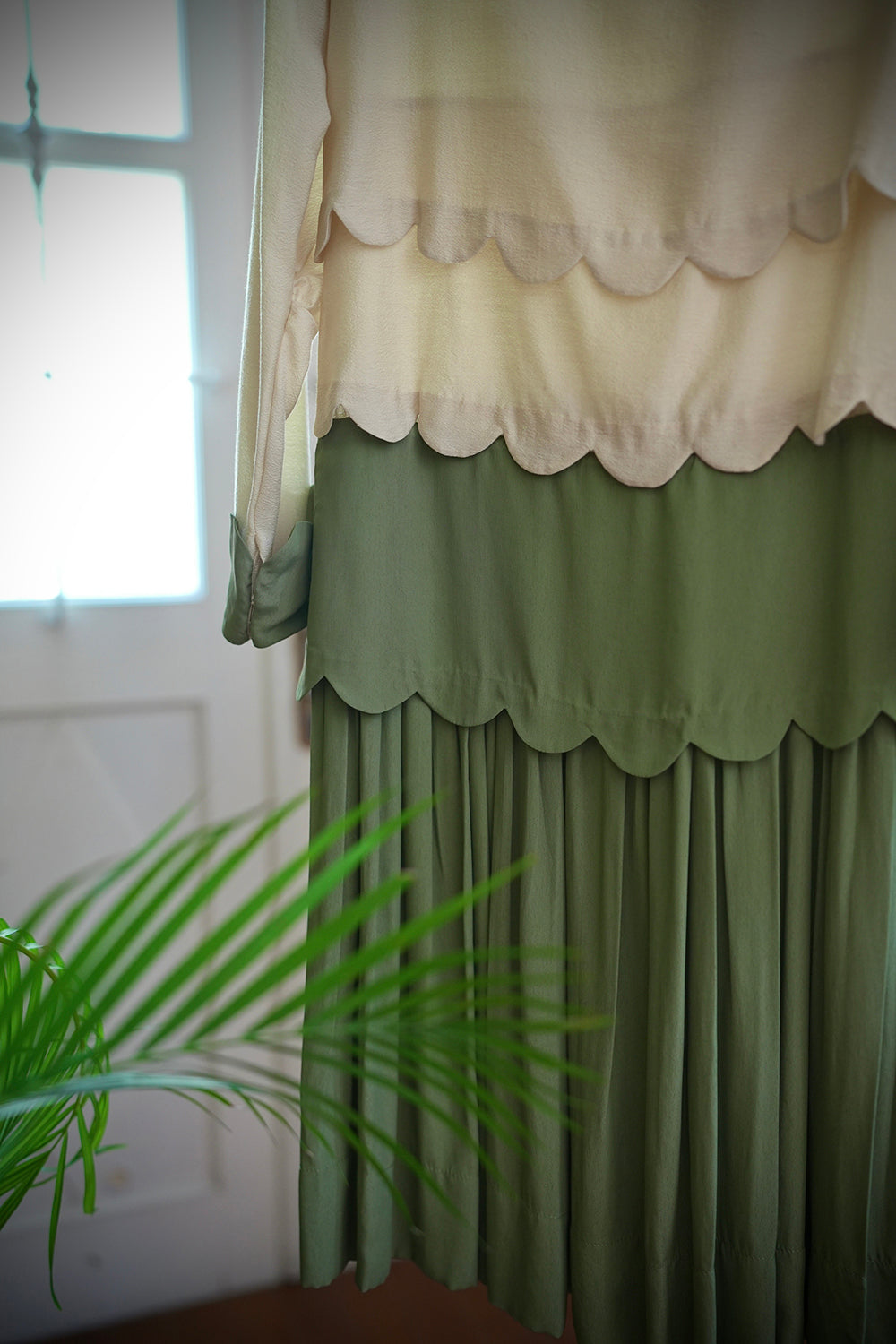 1920s｜Green Fluted Hem Dress