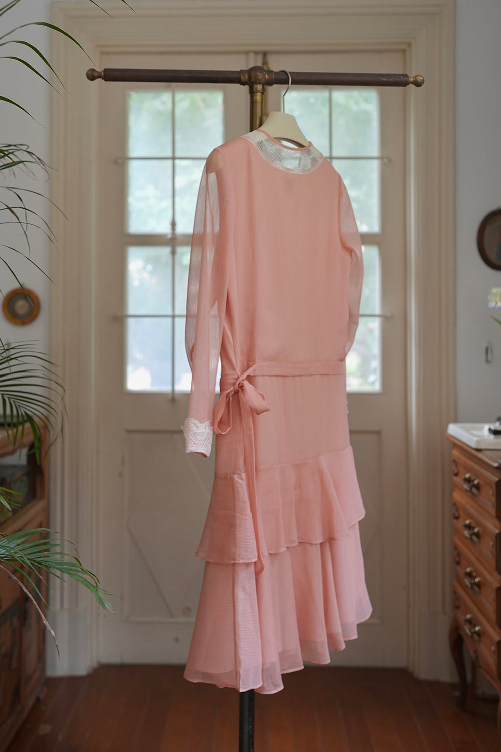 1920s | Pink Chiffon Lace Collar Dress