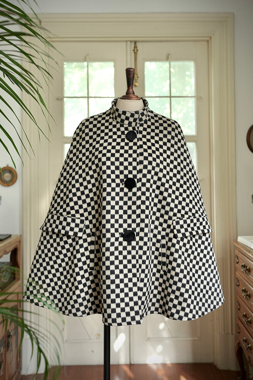 1960s｜Checkered Wool Cape