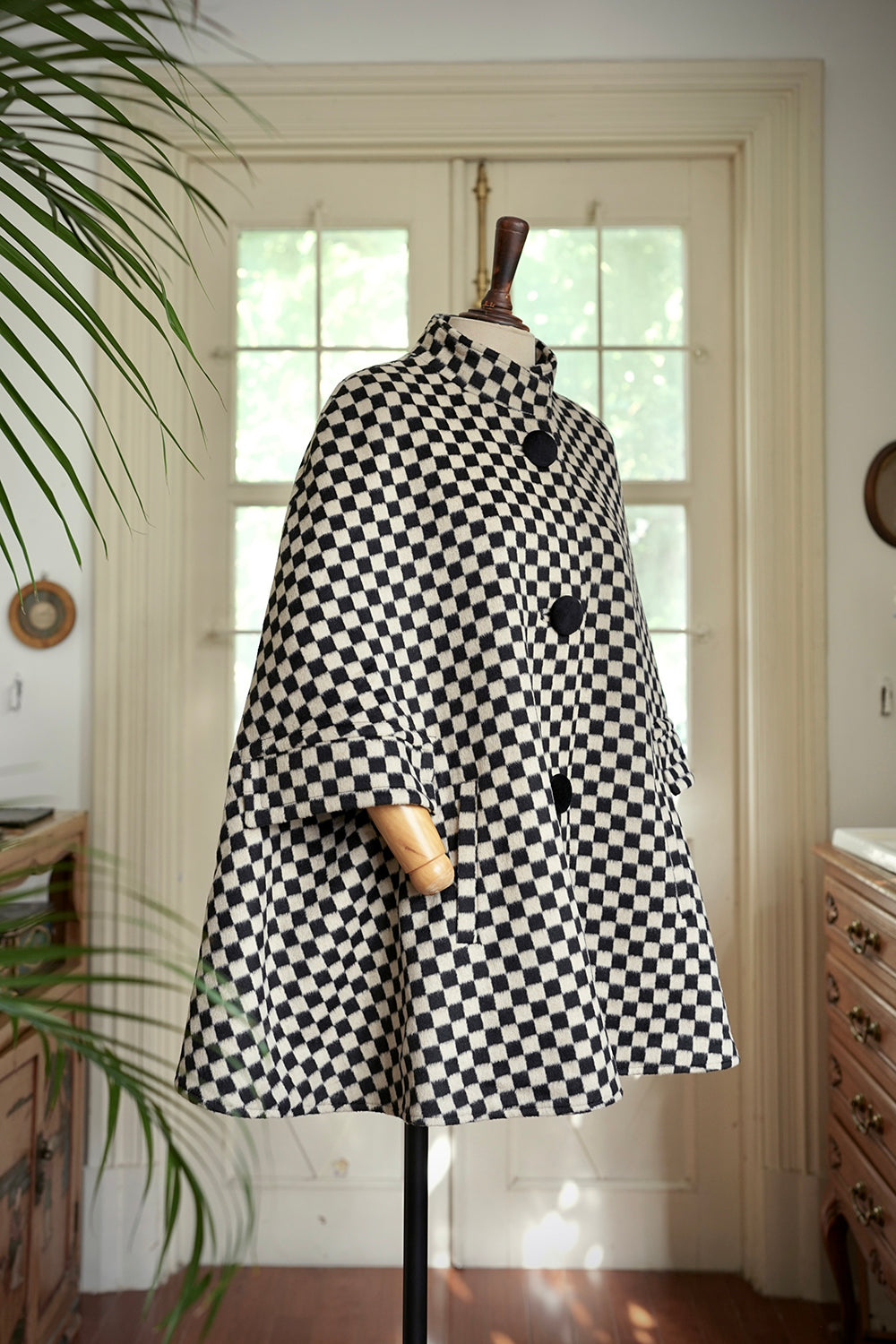 1960s｜Checkered Wool Cape