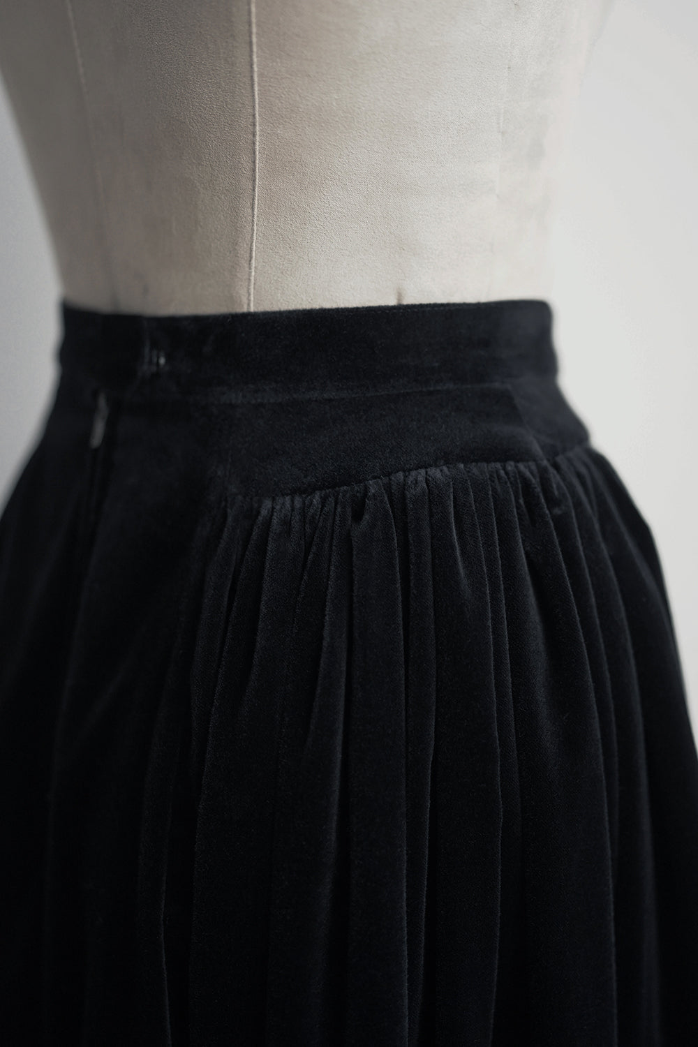 1950s｜Side-pleated Swing Skirt