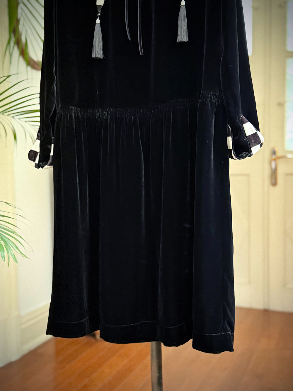 1920s｜ Black and White Checkered Velvet Dress