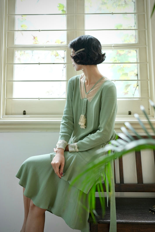 1920s | Green Lace Collar Dress