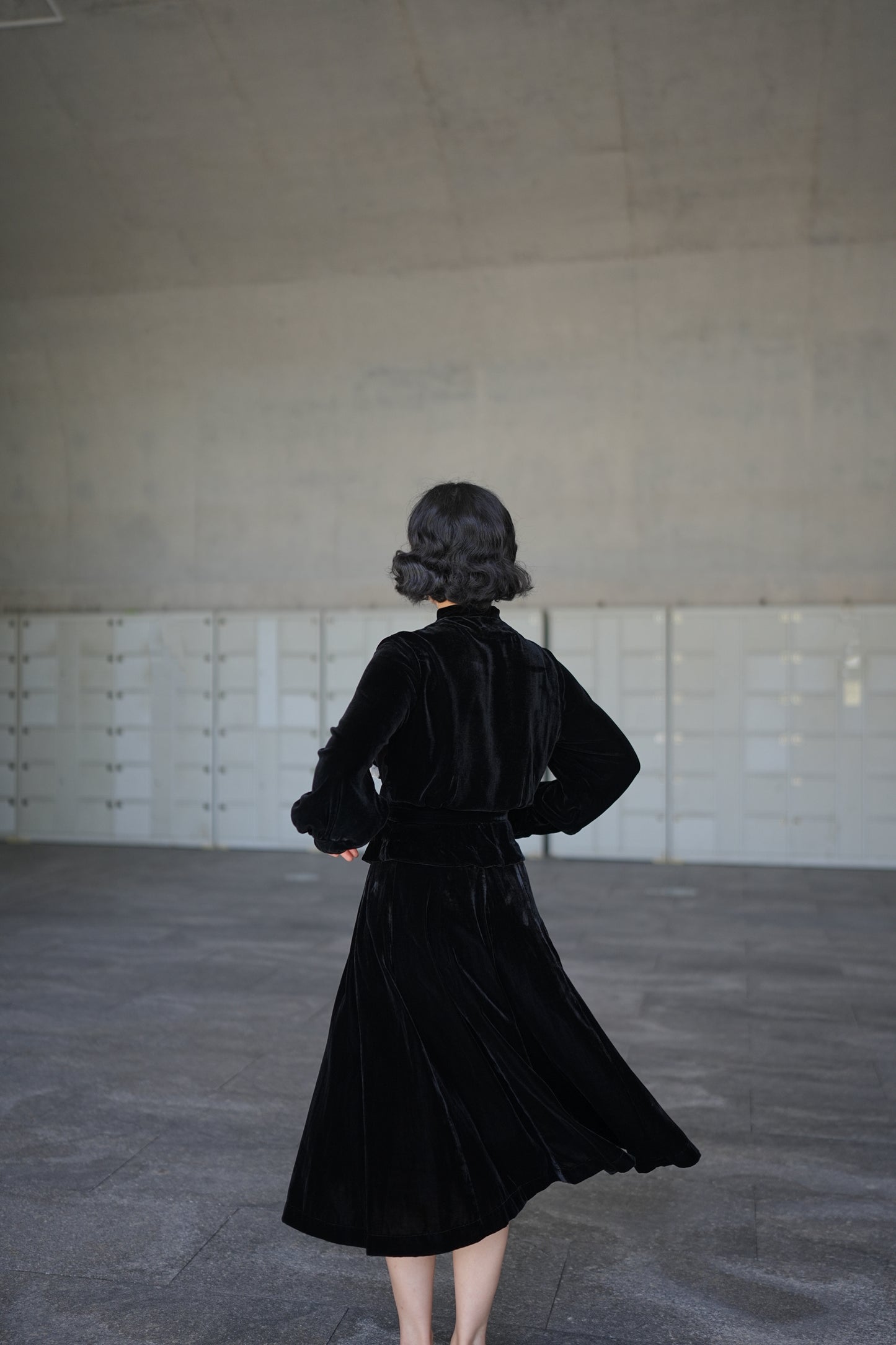 1930s｜High-Waist Black Velvet Skirt