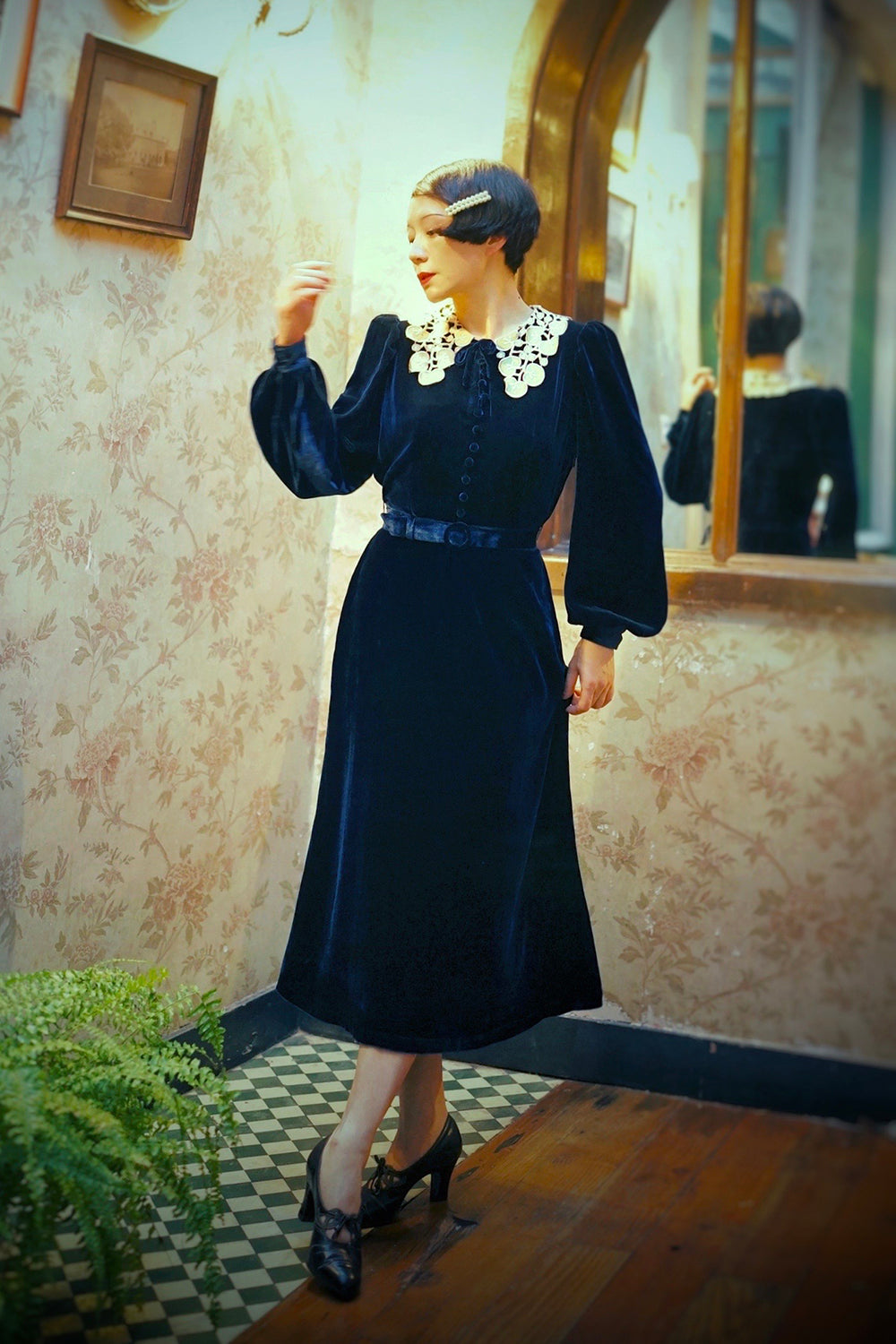 1930s｜Lace Collar Blue Velvet Dress