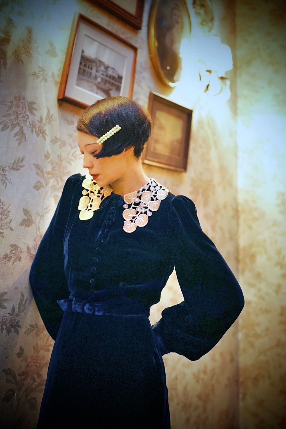 1930s｜Lace Collar Blue Velvet Dress