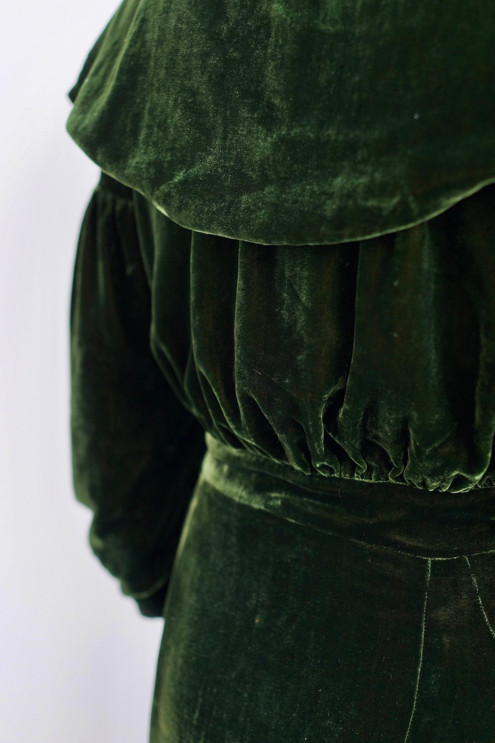 1920s｜A stunning pleated velvet padded Opera Coat