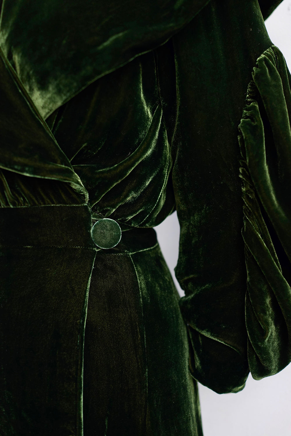 1920s｜A stunning pleated velvet padded Opera Coat