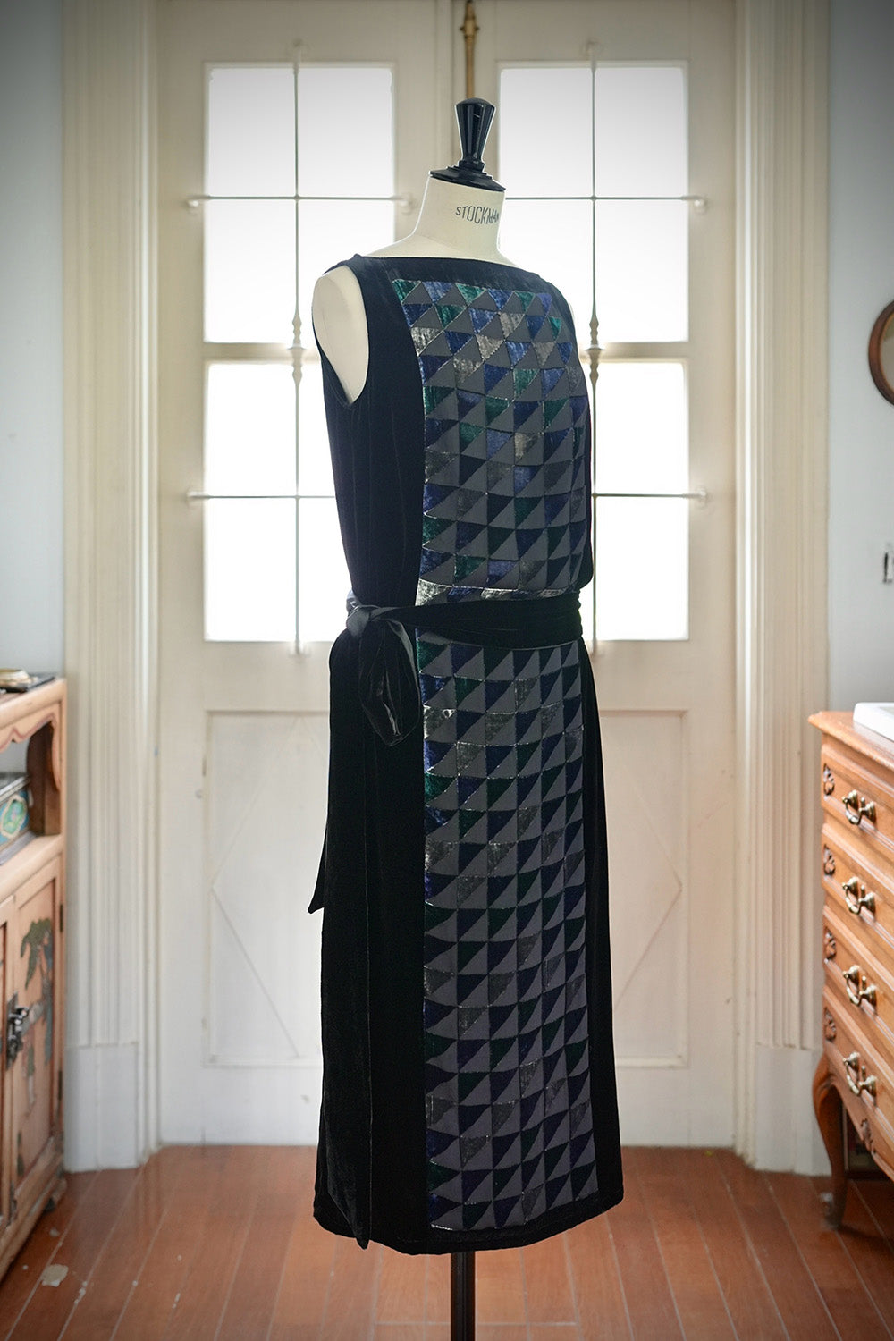 1920s｜Gold Triangle Brocade Velvet Dress