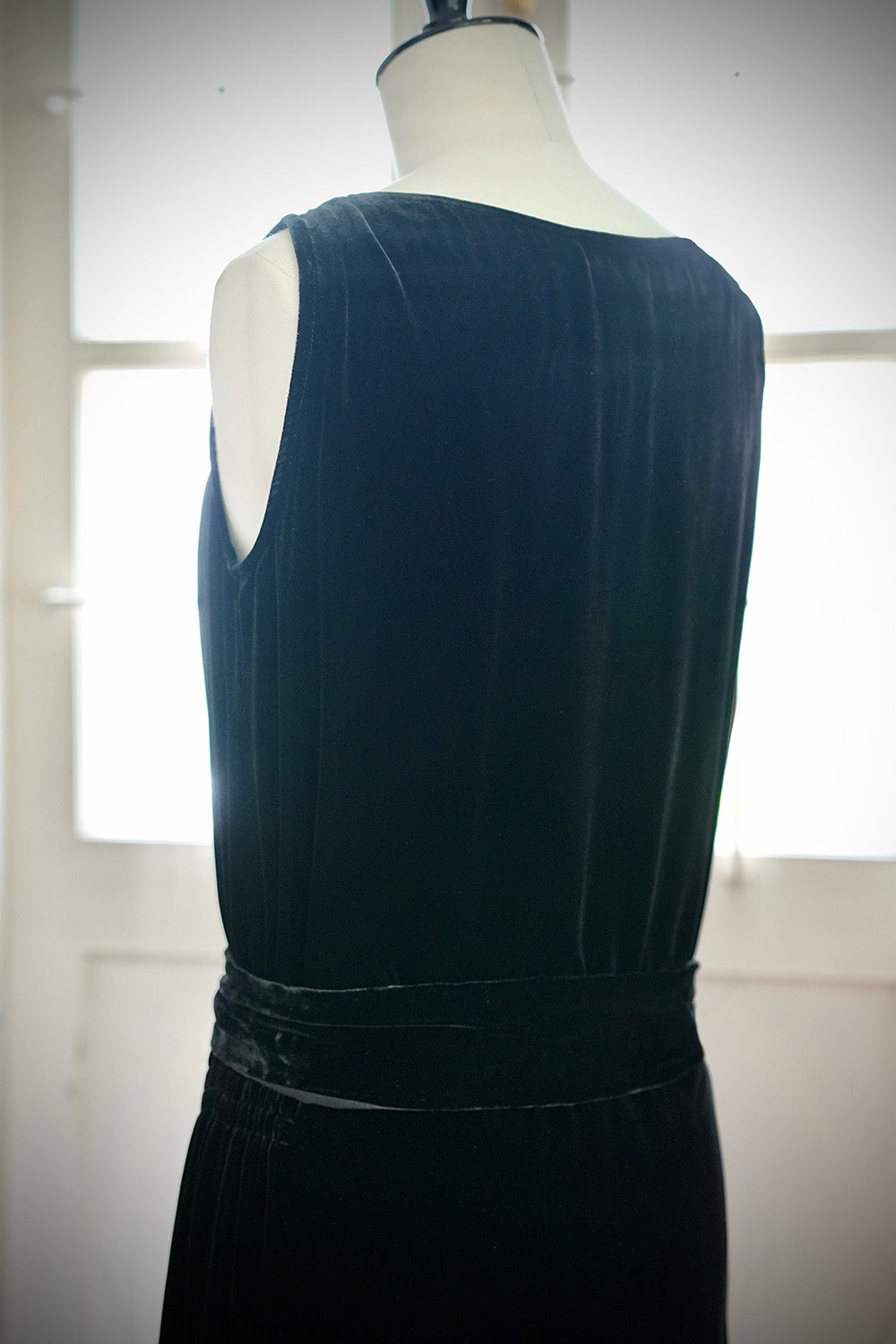 1920s｜Gold Triangle Brocade Velvet Dress